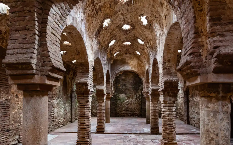 Explore the Baños Árabes de Ronda